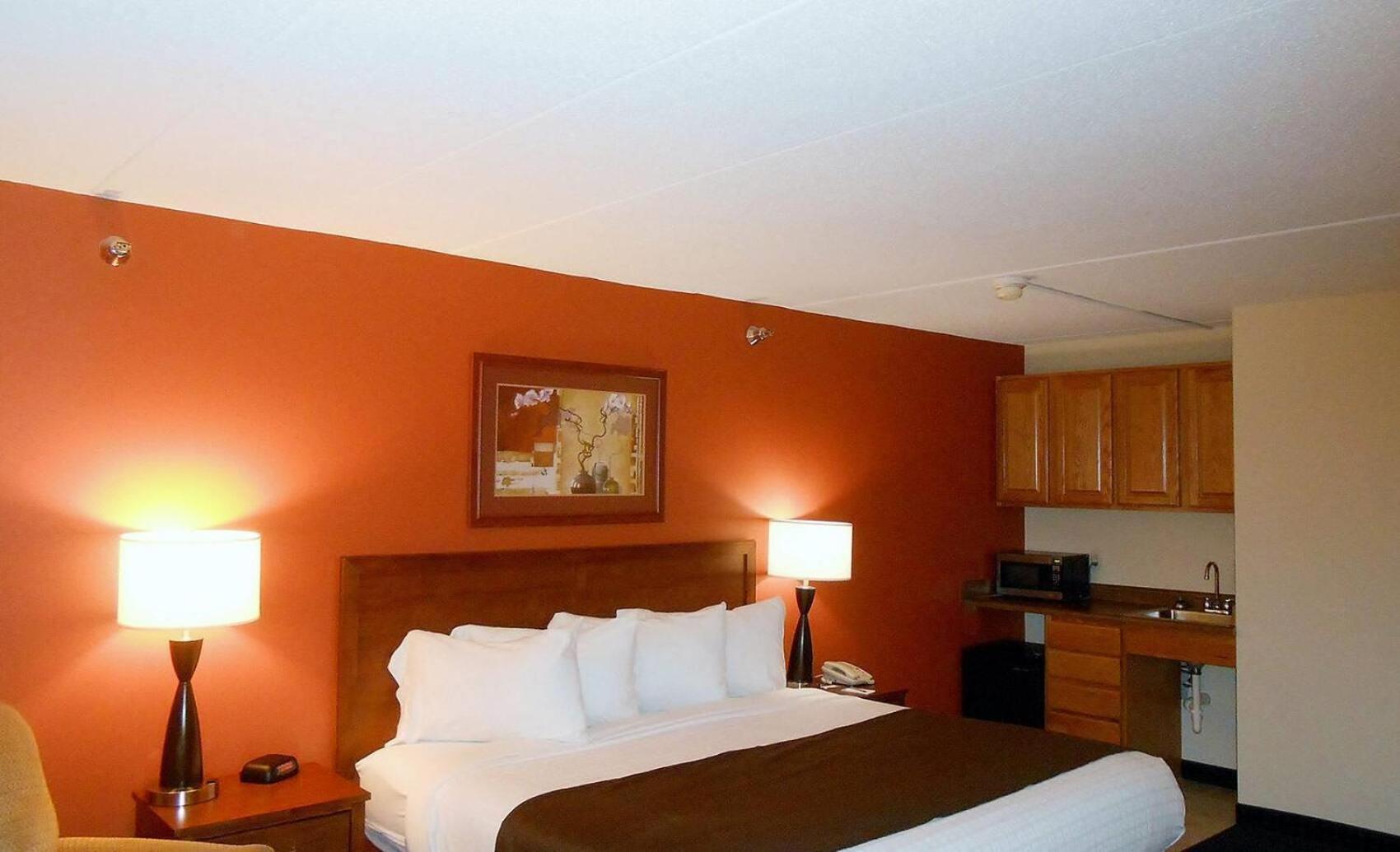 Americinn By Wyndham Cedar Rapids Airport Экстерьер фото