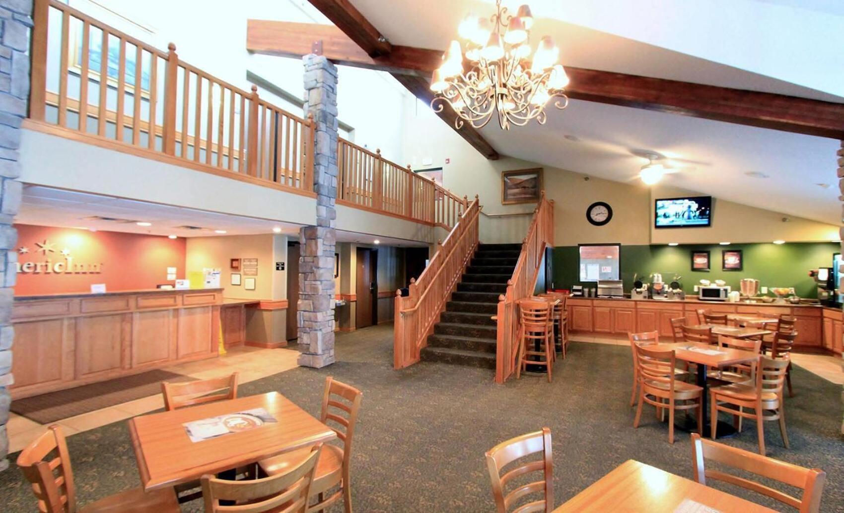 Americinn By Wyndham Cedar Rapids Airport Экстерьер фото