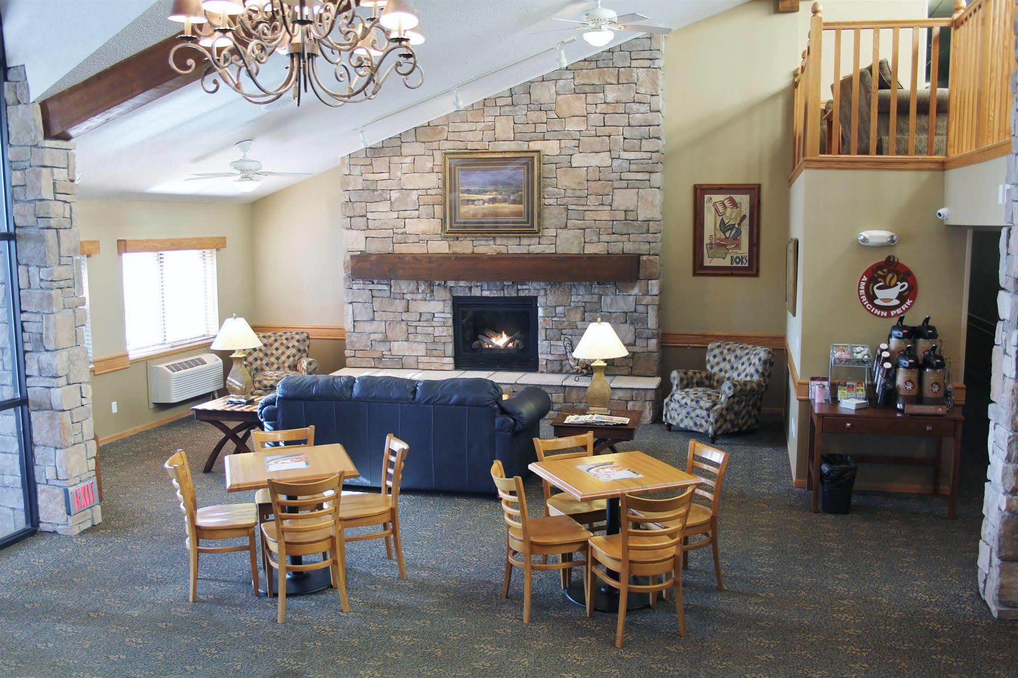 Americinn By Wyndham Cedar Rapids Airport Экстерьер фото