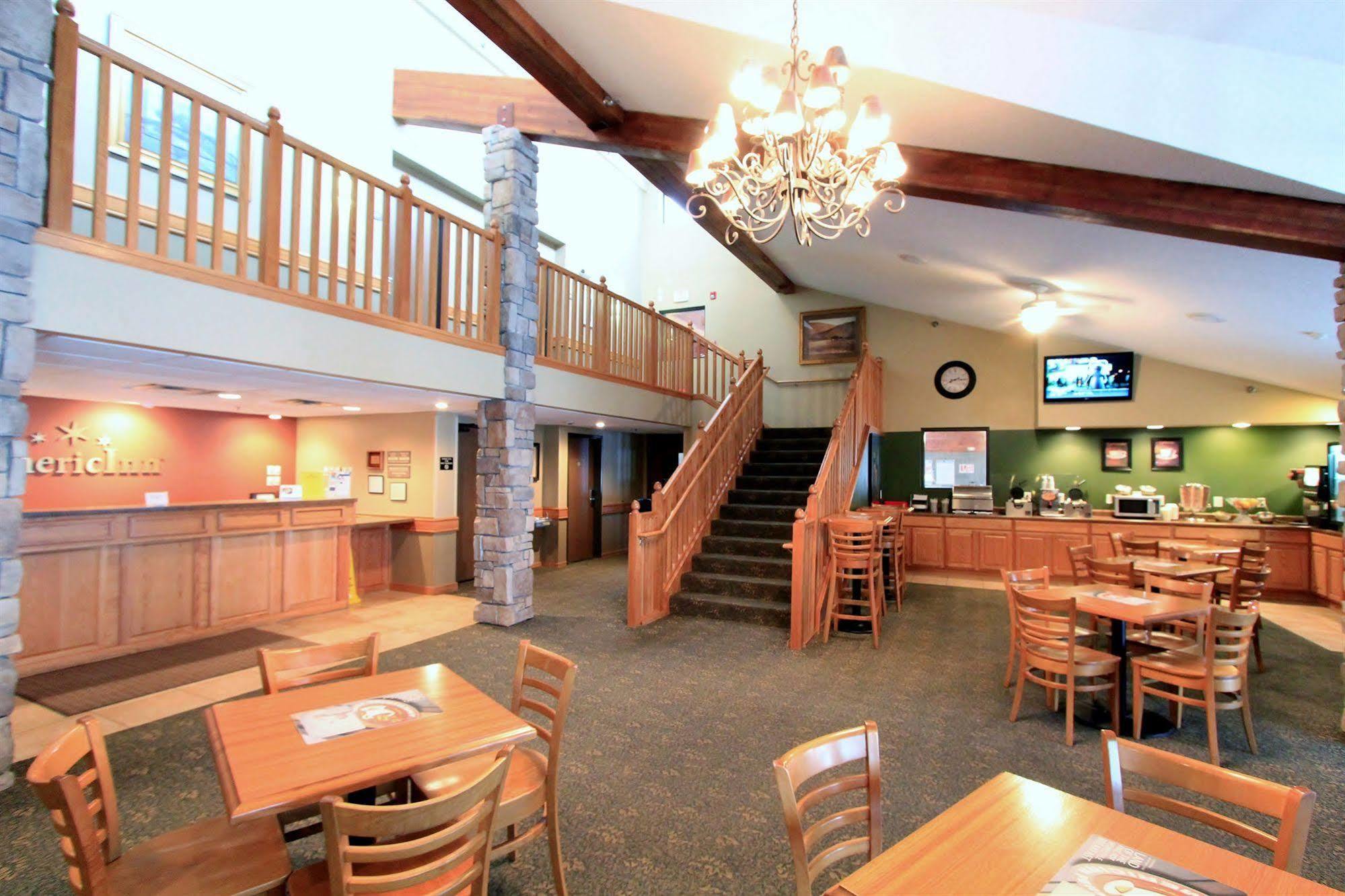 Americinn By Wyndham Cedar Rapids Airport Экстерьер фото