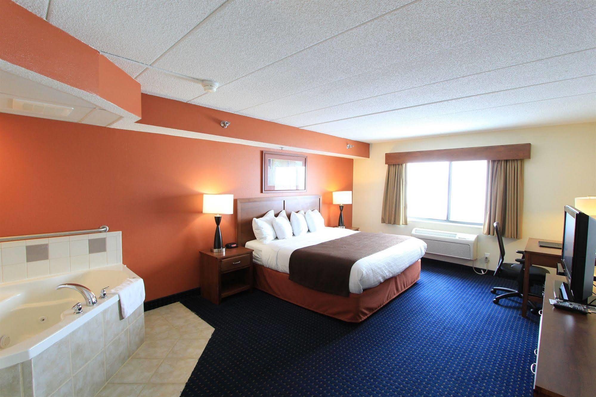 Americinn By Wyndham Cedar Rapids Airport Экстерьер фото