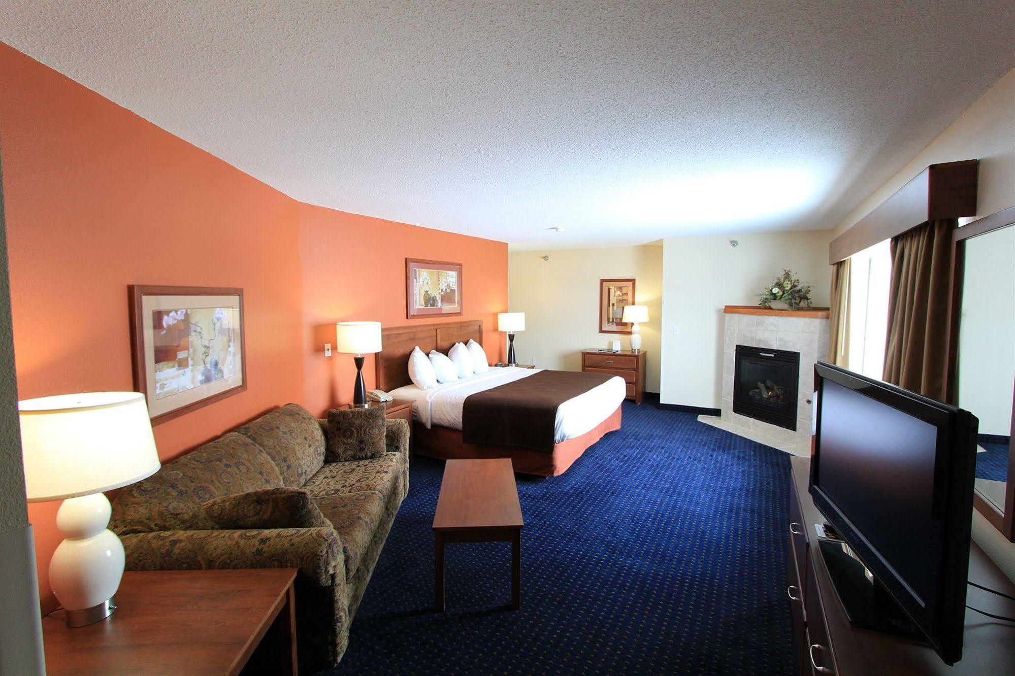 Americinn By Wyndham Cedar Rapids Airport Экстерьер фото