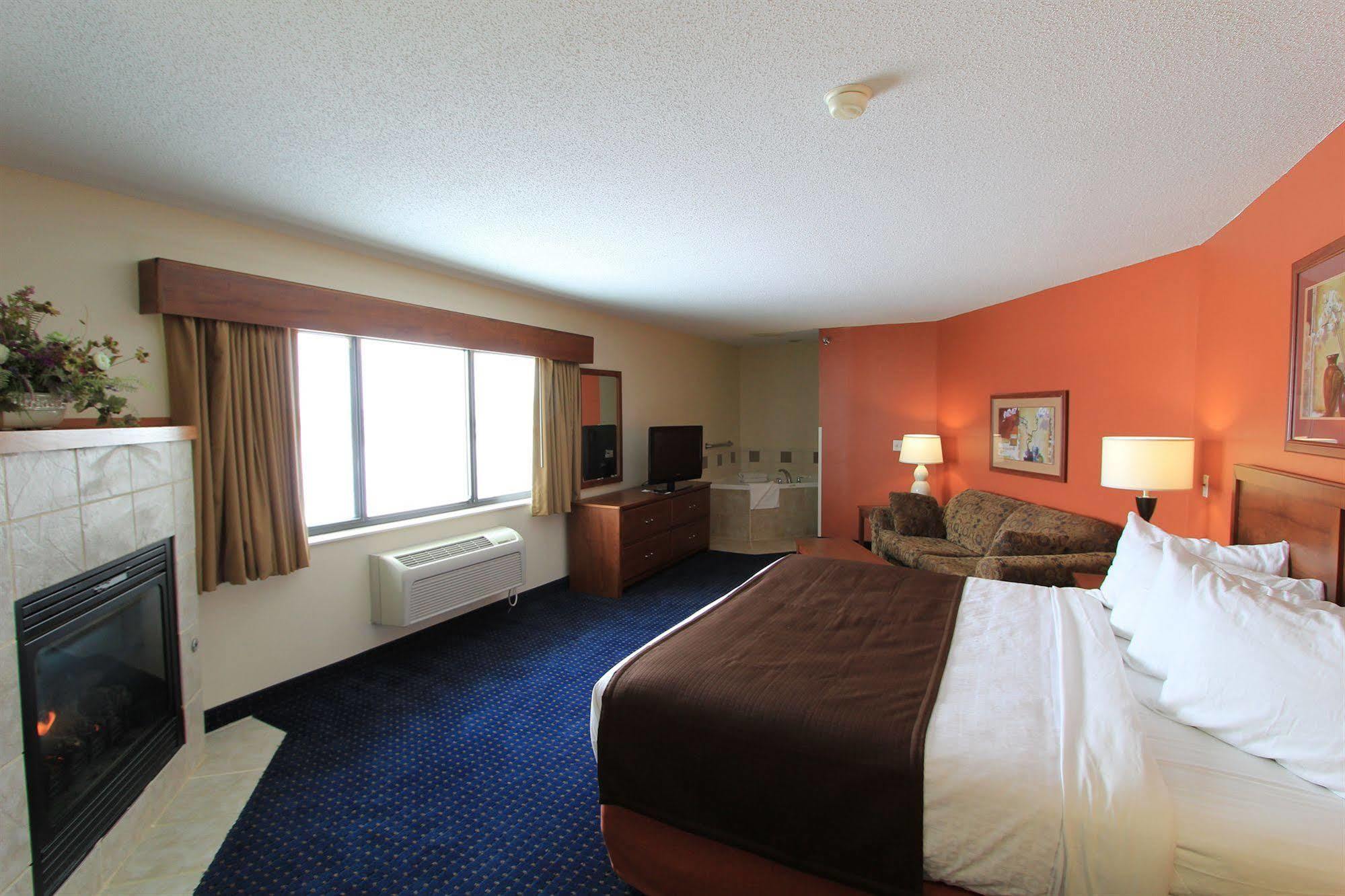 Americinn By Wyndham Cedar Rapids Airport Экстерьер фото