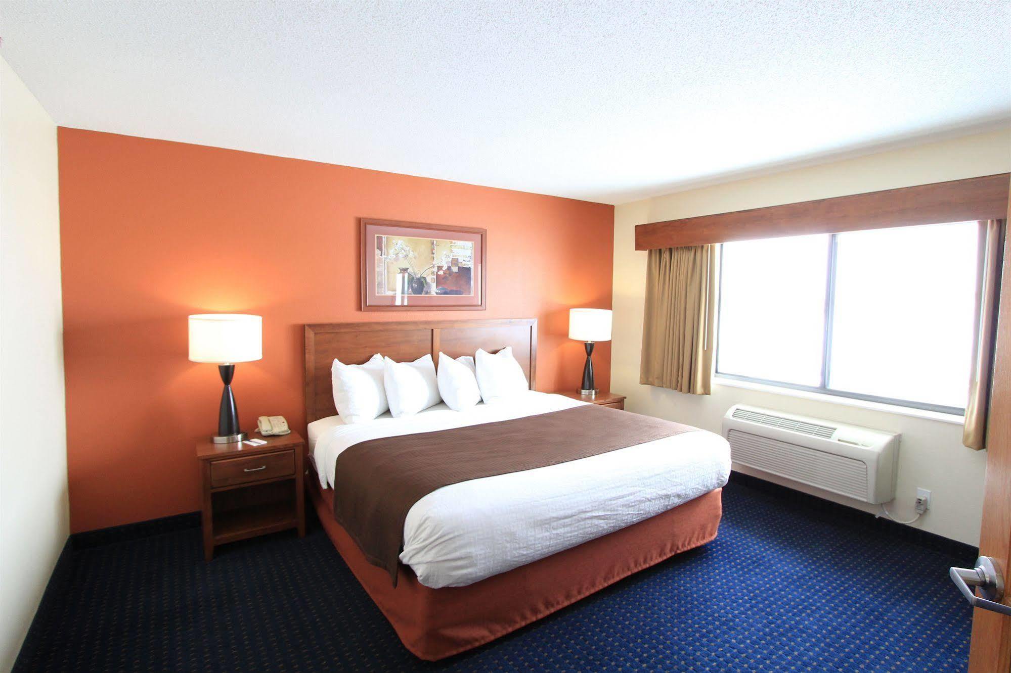 Americinn By Wyndham Cedar Rapids Airport Экстерьер фото