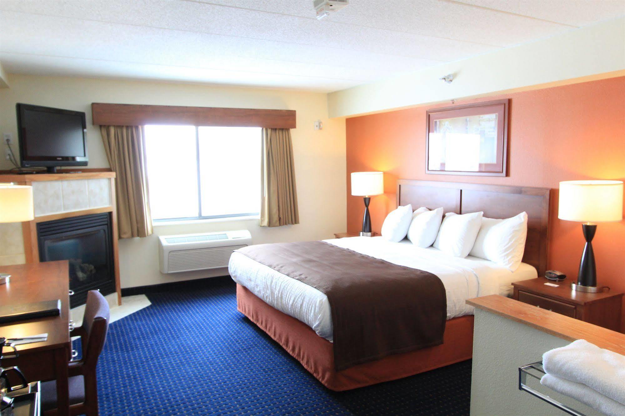 Americinn By Wyndham Cedar Rapids Airport Экстерьер фото