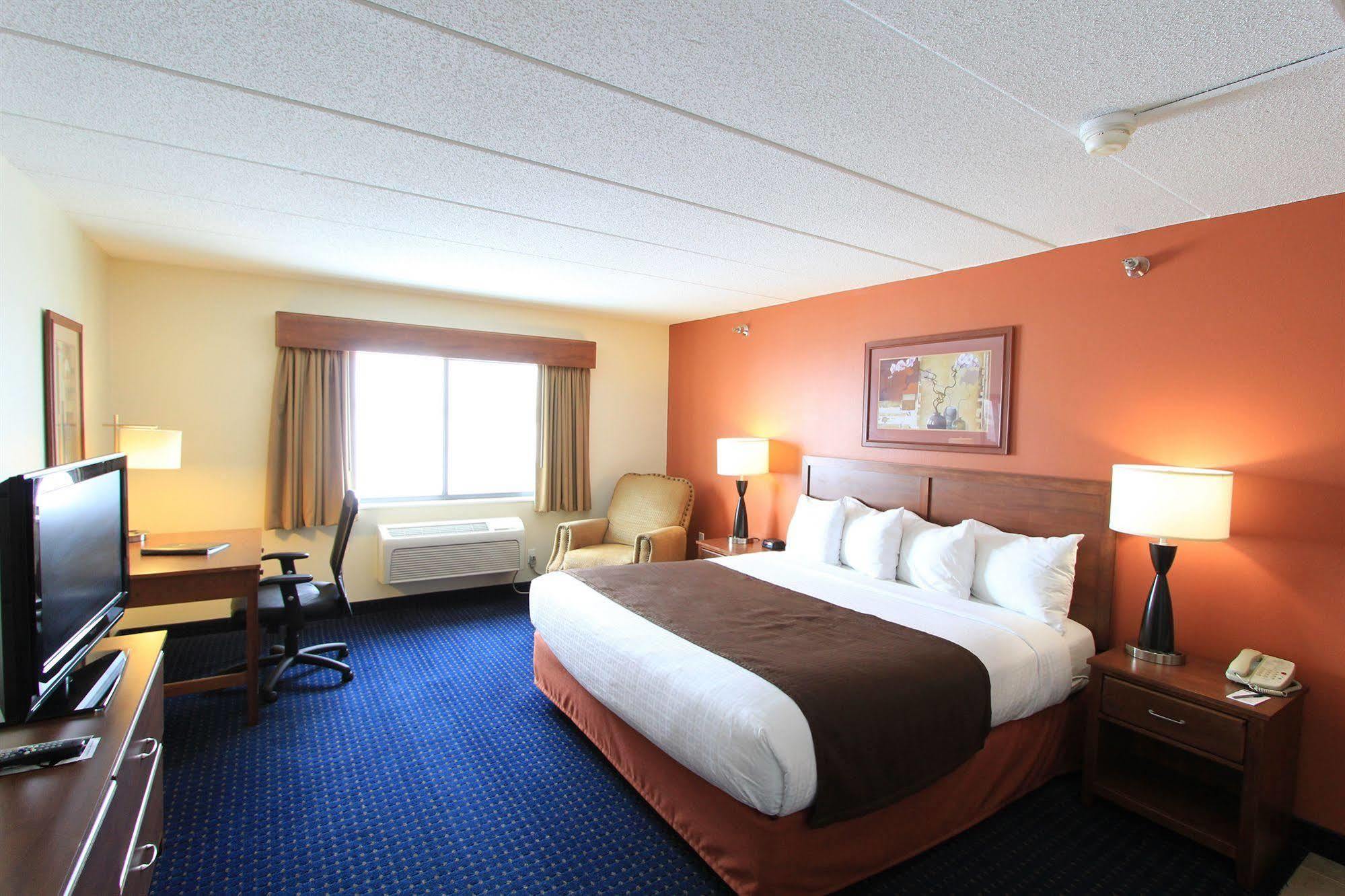 Americinn By Wyndham Cedar Rapids Airport Экстерьер фото